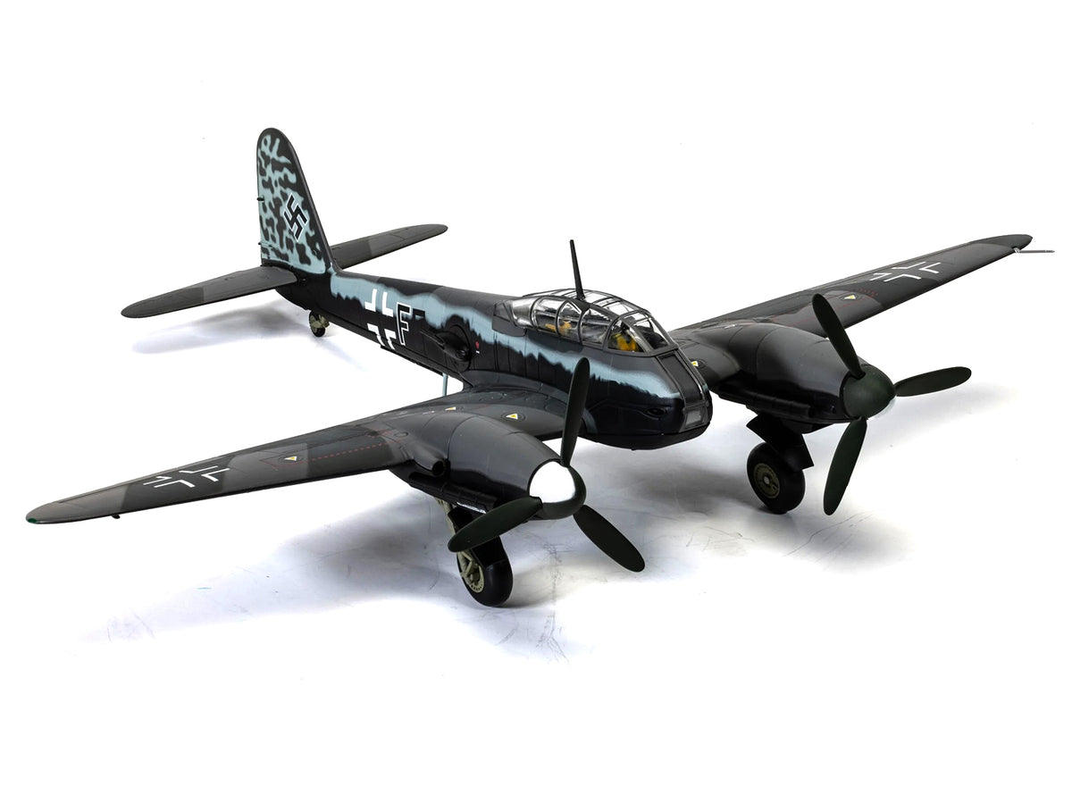 Messerschmitt Me 410A-1 Aircraft 'U5+FE Lt. Rudolf Abrahamczik 14./KG.2 Laon-Athies Airfield France' (1943) German Luftwaffe 'The Aviation Archive' Series 1/72 Diecast Model Car by Corgi