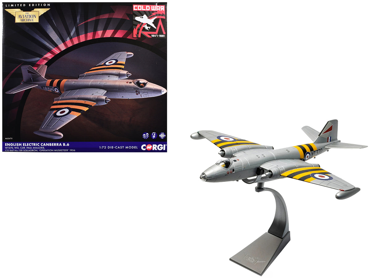 English Electric Canberra B.6 Aircraft 'WT370 Wg. Cdr. Paul Mallorie No.139 Squadron Operation Musketeer' (1956) Royal Air Force 'The Aviation Archive' Series 1/72 Diecast Model Car by Corgi