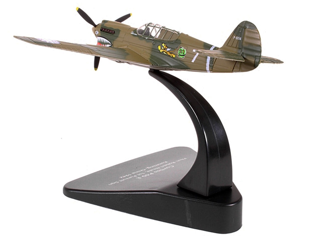 Curtiss P40 E Warhawk Fighter Plane Pilot: Robert Neale 1st Pursuit Squadron Kunming China (1944) 'Oxford Aviation' Series 1/72 Diecast Model Airplane by Oxford Diecast