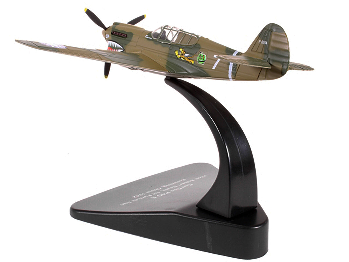 Curtiss P40 E Warhawk Fighter Plane Pilot: Robert Neale 1st Pursuit Squadron Kunming China (1944) 'Oxford Aviation' Series 1/72 Diecast Model Airplane by Oxford Diecast