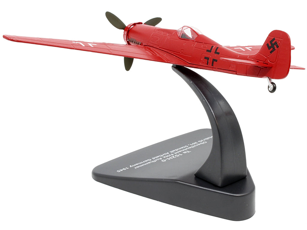 Focke-Wulf Ta 152H-0 War Plane Oberstleutnant Fritz Aufhammer Stab/JG 301 Stendall Airfield Germany (1945) 'Oxford Aviation' Series 1/72 Diecast Model Airplane by Oxford Diecast