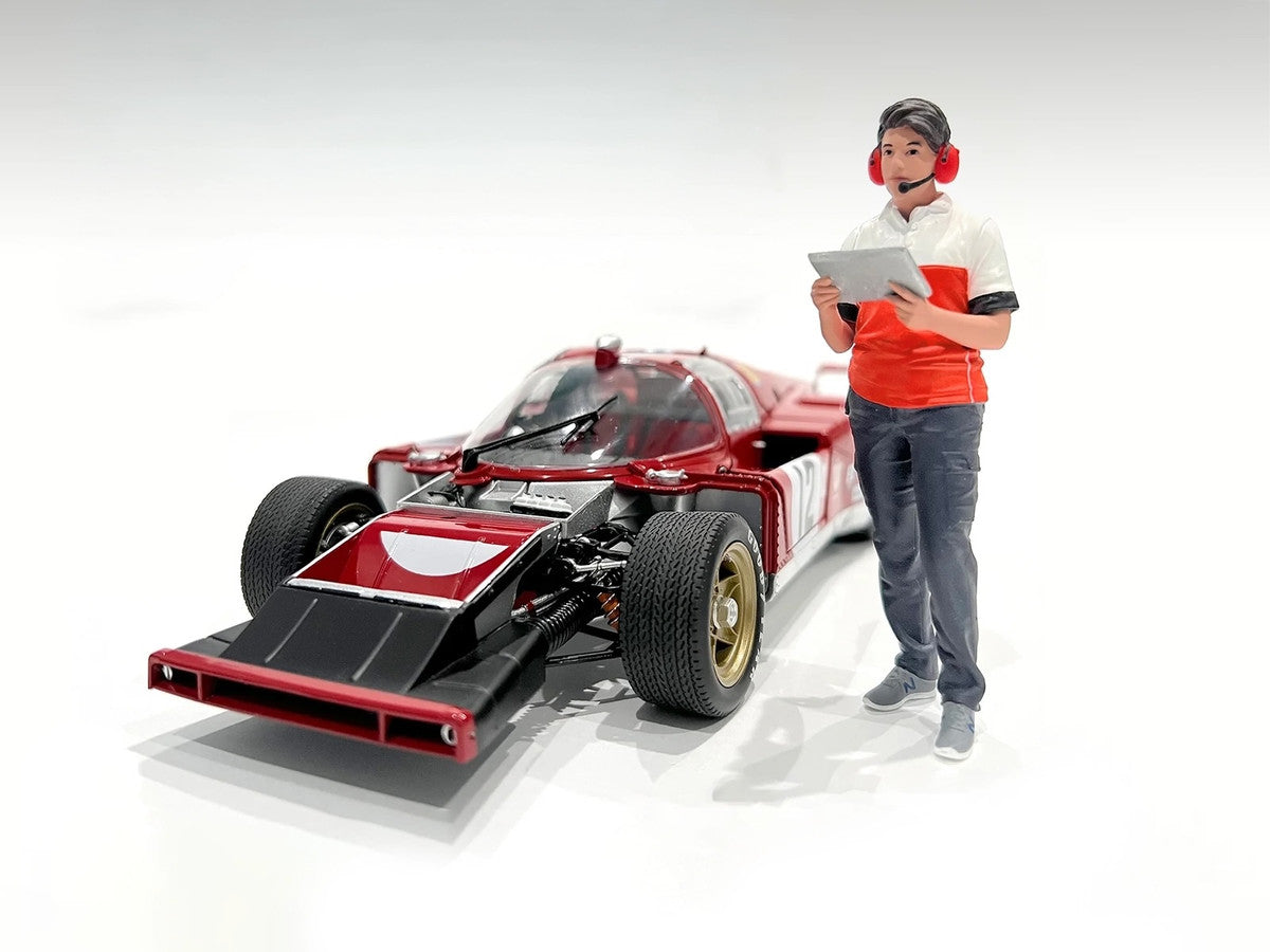 'Race Crew' Figure #3 for 1/24 Scale Models by American Diorama