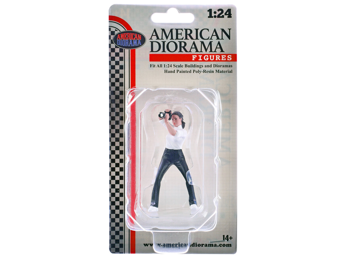 'Photographers' Figure #2 for 1/24 Scale Models by American Diorama