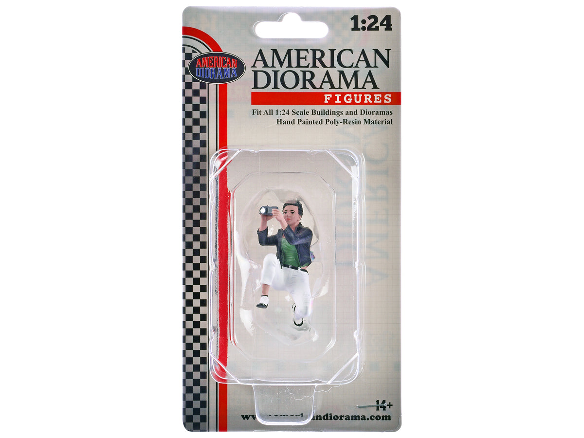 'Photographers' Figure #5 for 1/24 Scale Models by American Diorama