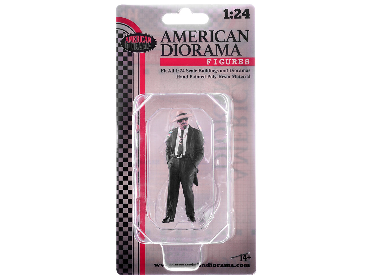 'Hanging Out 3' Figure #5 for 1/24 Scale Models by American Diorama