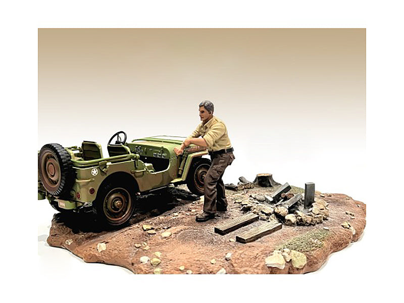 '4X4 Mechanic' Figure 3 for 1/18 Scale Models by American Diorama