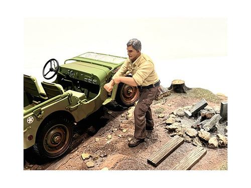 '4X4 Mechanic' Figure 3 for 1/18 Scale Models by American Diorama