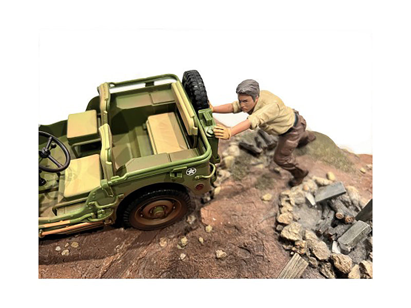 '4X4 Mechanic' Figure 5 for 1/18 Scale Models by American Diorama