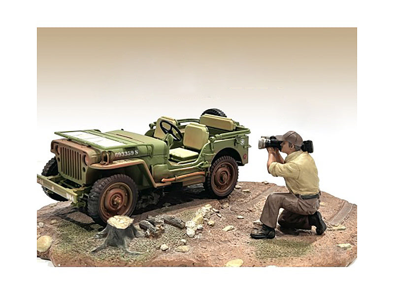 '4X4 Mechanic' Figure 7 for 1/18 Scale Models by American Diorama
