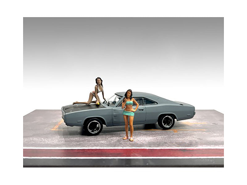 'Car Wash Girls' Set 1 Dorothy and Barbara 2 Piece Figure for 1/43 Scale Models by American Diorama