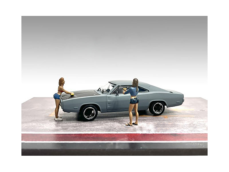 'Car Wash Girls' Set 2 Jessica and Jennifer 2 Piece Figure Set for 1/43 Scale Models by American Diorama