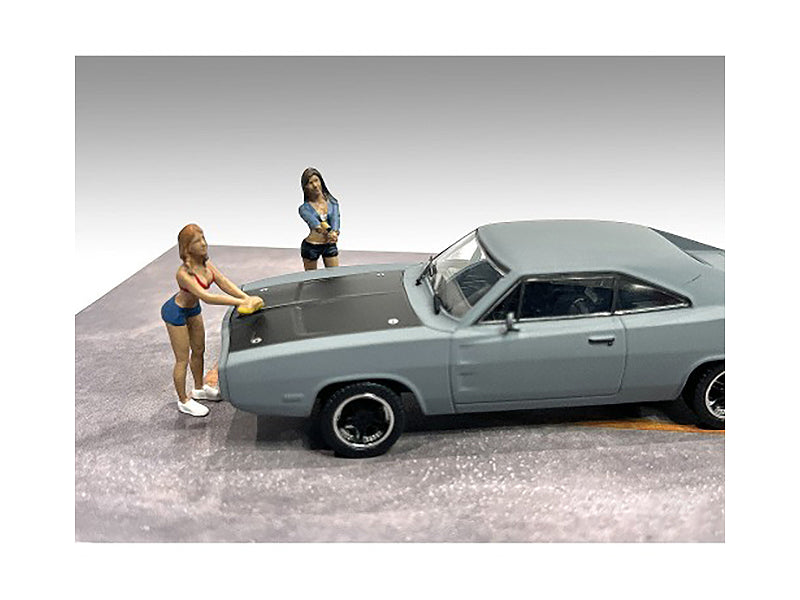 'Car Wash Girls' Set 2 Jessica and Jennifer 2 Piece Figure Set for 1/43 Scale Models by American Diorama