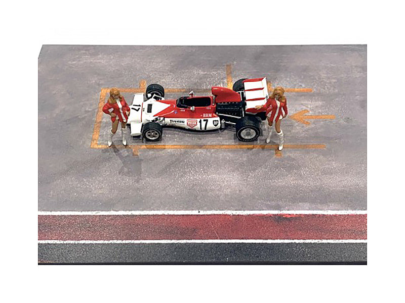 'Race Day' Two Diecast Figures Set 6 for 1/43 Scale Models by American Diorama