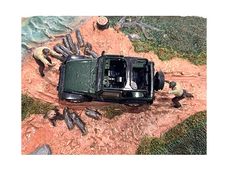'4X4 Mechanics' 2 Piece Diecast Figure Set 3 for 1/43 Scale Models by American Diorama