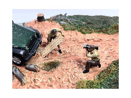 '4X4 Mechanics' 2 Piece Diecast Figure Set 4 for 1/43 Scale Models by American Diorama