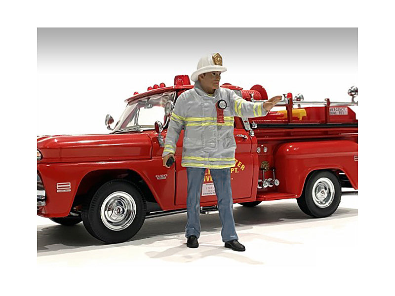 'Firefighters' Fire Captain Figure for 1/24 Scale Models by American Diorama