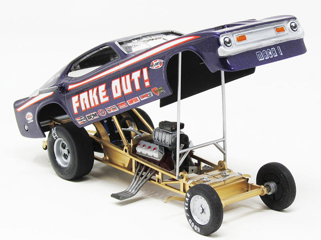 Model Kit Tom Daniel's 'FAKE OUT!' Classic Funny Car (Snap-to-Build) 1/32 Scale Model by Atlantis