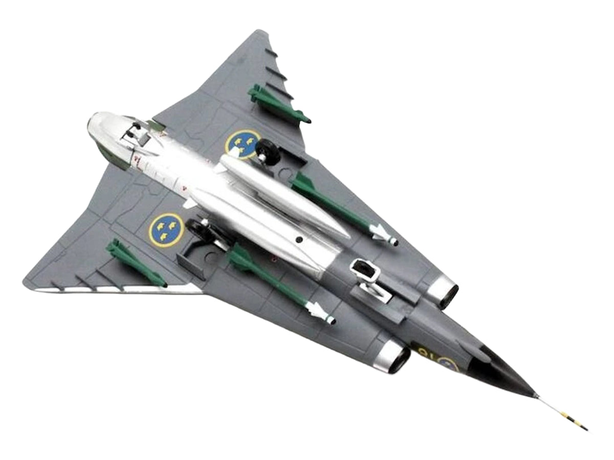 Saab J35J Draken Fighter Aircraft 'Splinter Camouflage Scheme F 18 Sodertorn Wing' (1972) Swedish Air Force 1/72 Diecast Model Airplane by Aviation 72