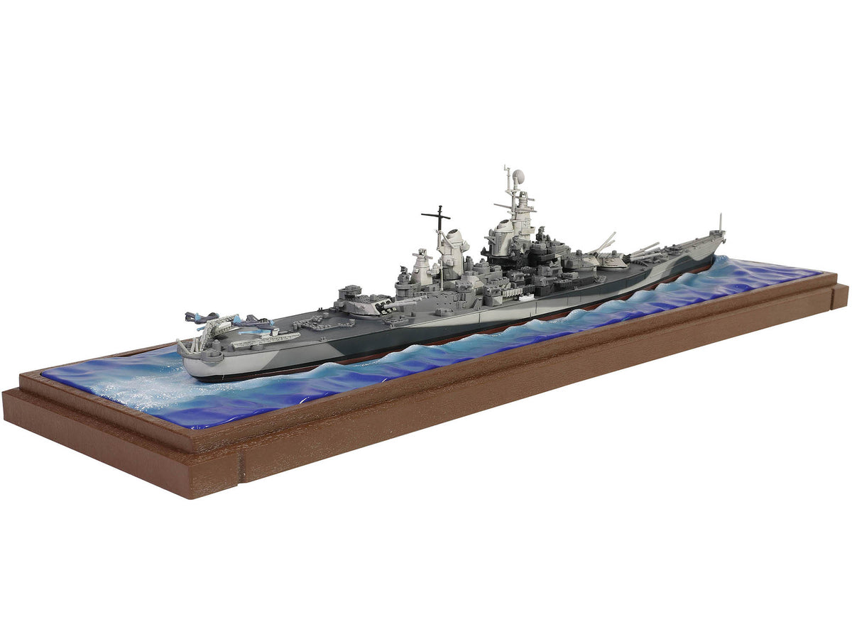 USS Missouri (BB-63) Iowa-class Battleship 'Battle of Okinawa' (1945) United States Navy (Waterline Edition) 'Battleship' Series 1/700 Diecast Model by Forces of Valor