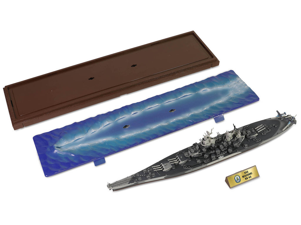 USS Missouri (BB-63) Iowa-class Battleship 'Battle of Okinawa' (1945) United States Navy (Waterline Edition) 'Battleship' Series 1/700 Diecast Model by Forces of Valor