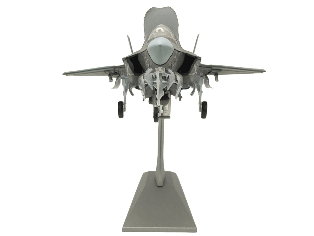 Lockheed Martin F-35B (STOVL) Lightning II Aircraft 'BF-01 Prototype Air Test an Evaluation Squadron 23 (VX-23) Salty Dogs' (2009) United States Navy 1/72 Diecast Model Airplane