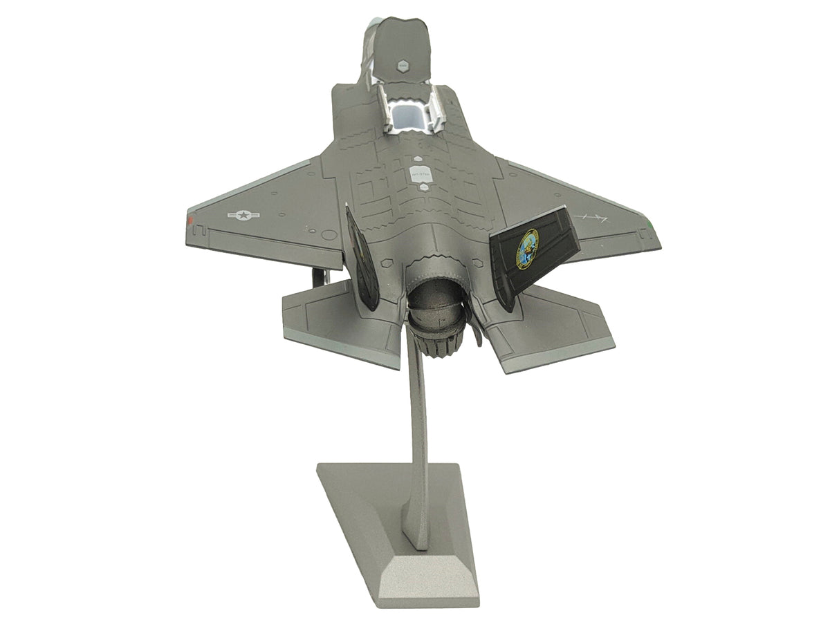 Lockheed Martin F-35B (STOVL) Lightning II Aircraft 'BF-01 Prototype Air Test an Evaluation Squadron 23 (VX-23) Salty Dogs' (2009) United States Navy 1/72 Diecast Model Airplane