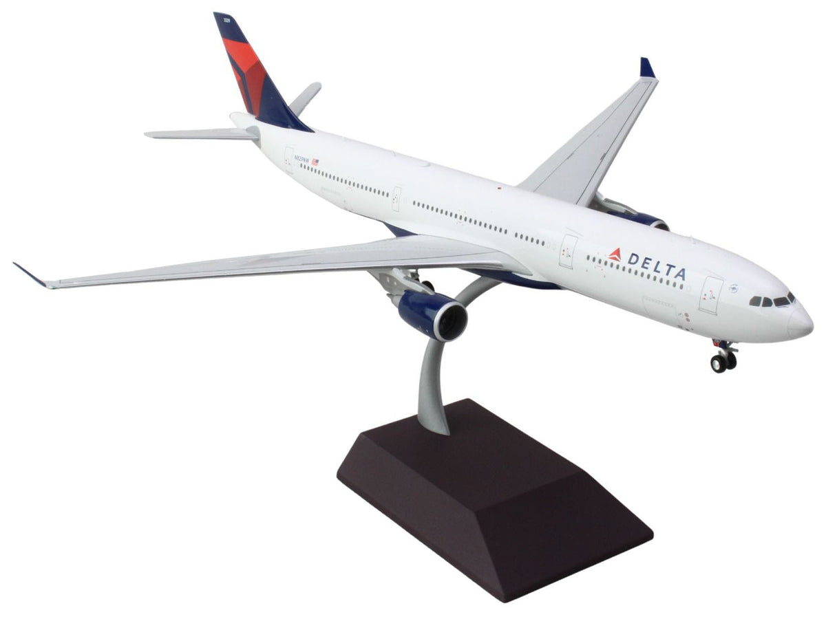 Airbus A330-300 Commercial Aircraft 'Delta Air Lines' (N829NW) White with Blue and Red Tail 'Gemini 200' Series 1/200 Diecast Model Airplane by GeminiJets