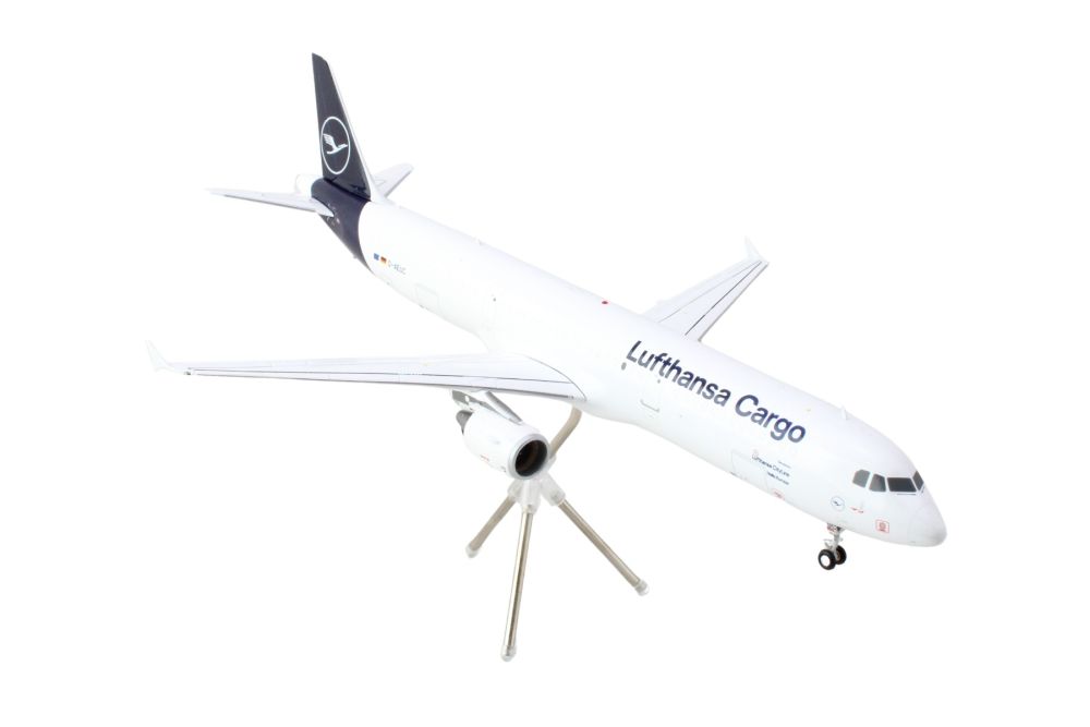 Airbus A321P2F Commercial Aircraft 'Lufthansa Cargo' (D-AEUC) White with Blue Tail 'Gemini 200' Series 1/200 Diecast Model Airplane by GeminiJets