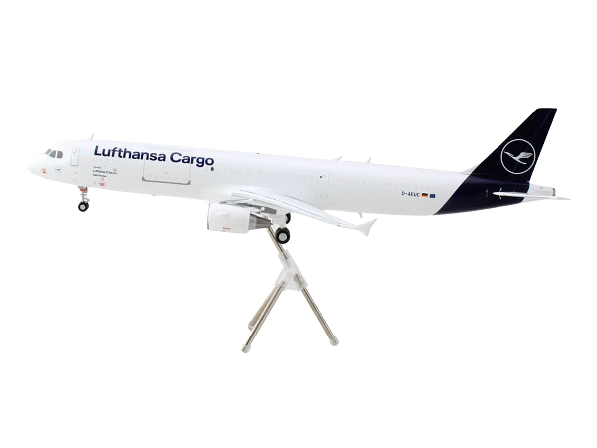 Airbus A321P2F Commercial Aircraft 'Lufthansa Cargo' (D-AEUC) White with Blue Tail 'Gemini 200' Series 1/200 Diecast Model Airplane by GeminiJets