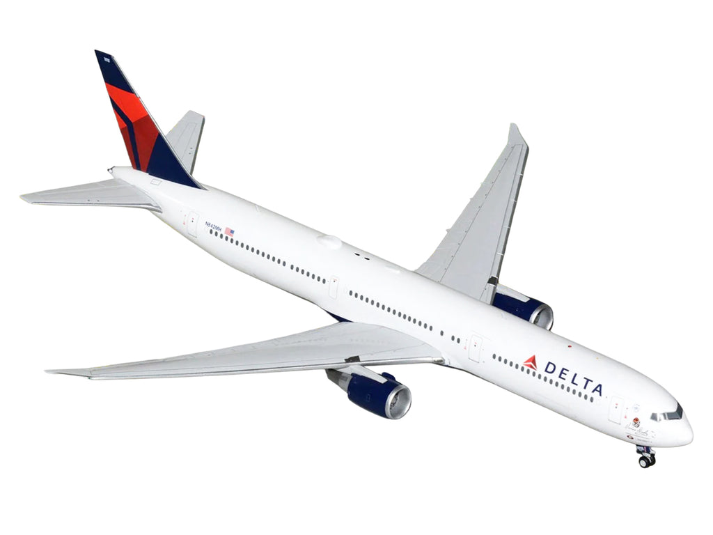 Boeing 767-400ER Commercial Aircraft 'Delta Air Lines' (N482MH) White with Blue and Red Tail 'Gemini 200' 1/200 Diecast Model Airplane by GeminiJets