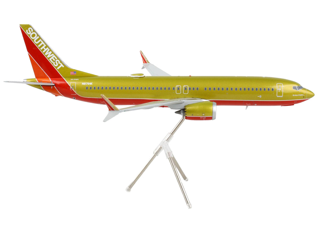 Boeing 737 MAX 8 Commercial Aircraft 'Southwest Airlines' Gold and Red 'Gemini 200' Series 1/200 Diecast Model Airplane by GeminiJets