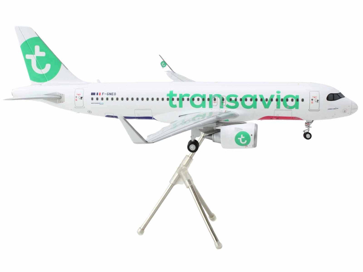 Airbus A320neo Commercial Aircraft 'Transavia Airlines' (F-GNEO) White with Green Tail 'Gemini 200' Series 1/200 Diecast Model Airplane by GeminiJets