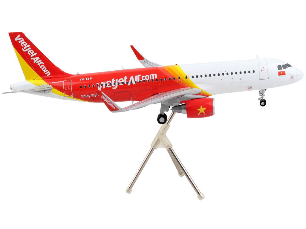 Airbus A320 Commercial Aircraft 'VietJet Air' White and Red 'Gemini 200' Series 1/200 Diecast Model Airplane by GeminiJets