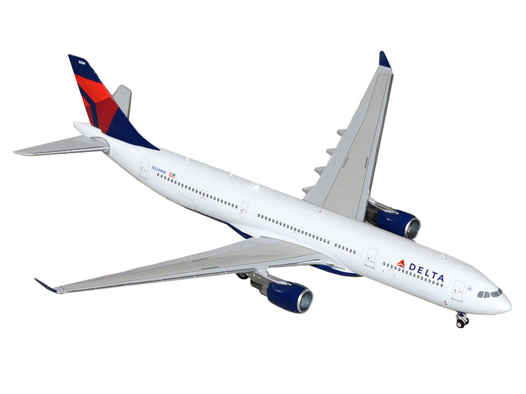 Airbus A330-300 Commercial Aircraft 'Delta Air Lines' (N829NW) White with Blue and Red Tail 1/400 Diecast Model Airplane by GeminiJets