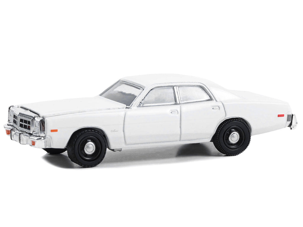 1977-78 Dodge Monaco Police Pursuit White 'Hot Pursuit - Hobby Exclusive' Series 1/64 Diecast Model Car by Greenlight