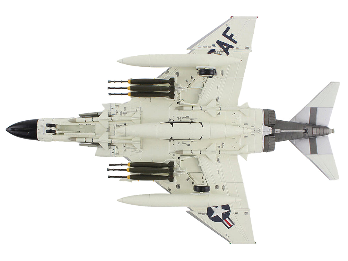 McDonnell Douglas F-4C Phantom II Fighter-Bomber Aircraft '45th TFS Ubon Thailand' (1965) United States Air Force 'Air Power Series' 1/72 Diecast Model by Hobby Master