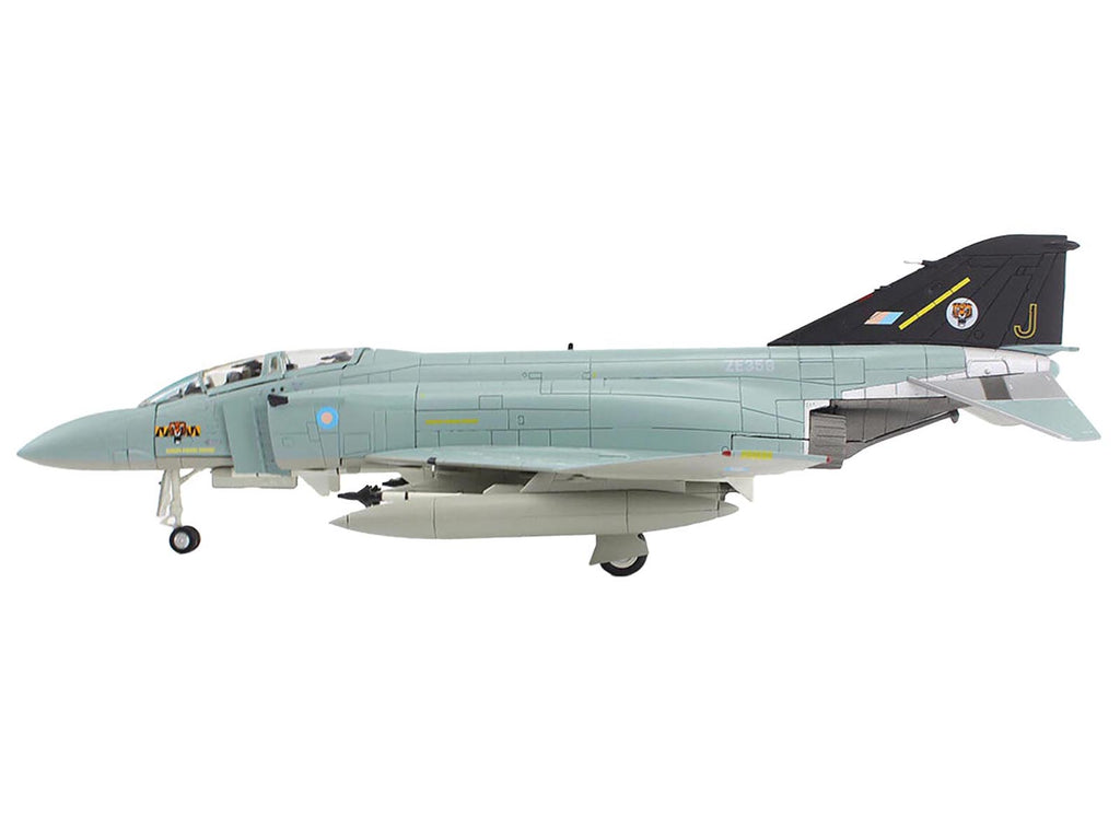 McDonnell Douglas F-4J(UK) Phantom II Fighter-Bomber Aircraft 'ZE359 AF Wattisham England' British Royal Air Force 'Air Power Series' 1/72 Diecast Model by Hobby Master