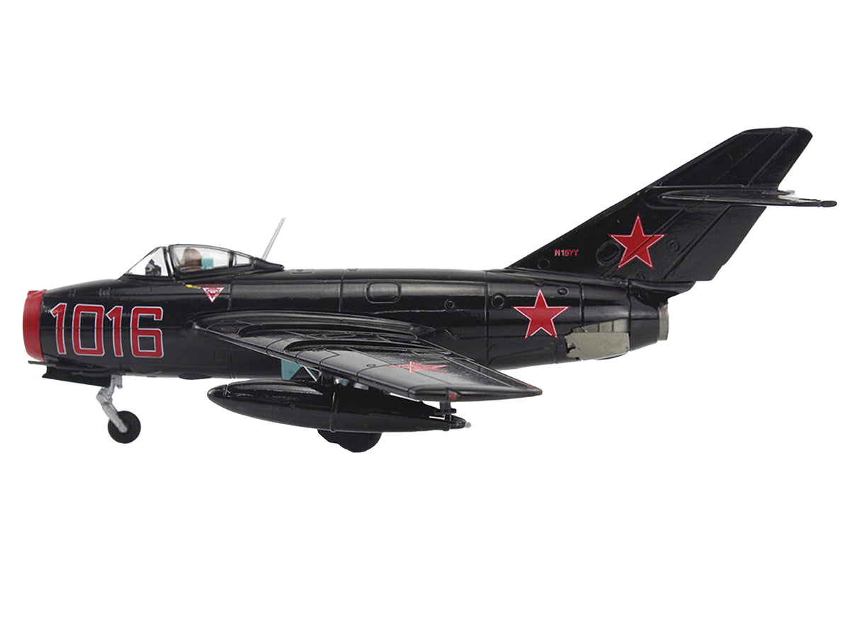 Mikoyan-Gurevich MiG-15Bis Fighter Aircraft 'Experimental Combat Air Museum Kansas' 'Air Power Series' 1/72 Diecast Model by Hobby Master
