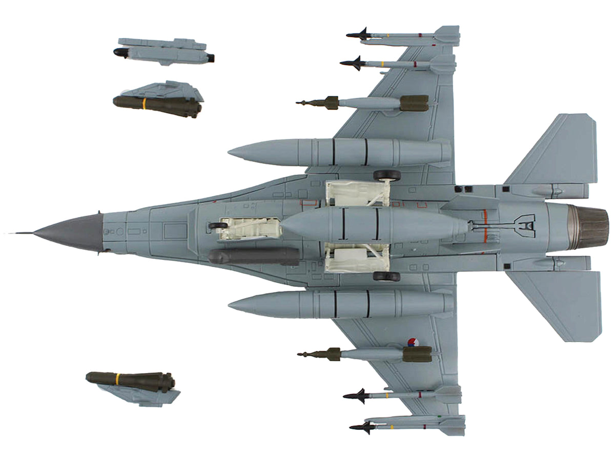 Lockheed F-16AM Fighting Falcon Fighter Aircraft '313 Squadron Afghanistan' (2008) Royal Netherlands Air Force (RNLAF) 'Air Power Series' 1/72 Diecast Model by Hobby Master