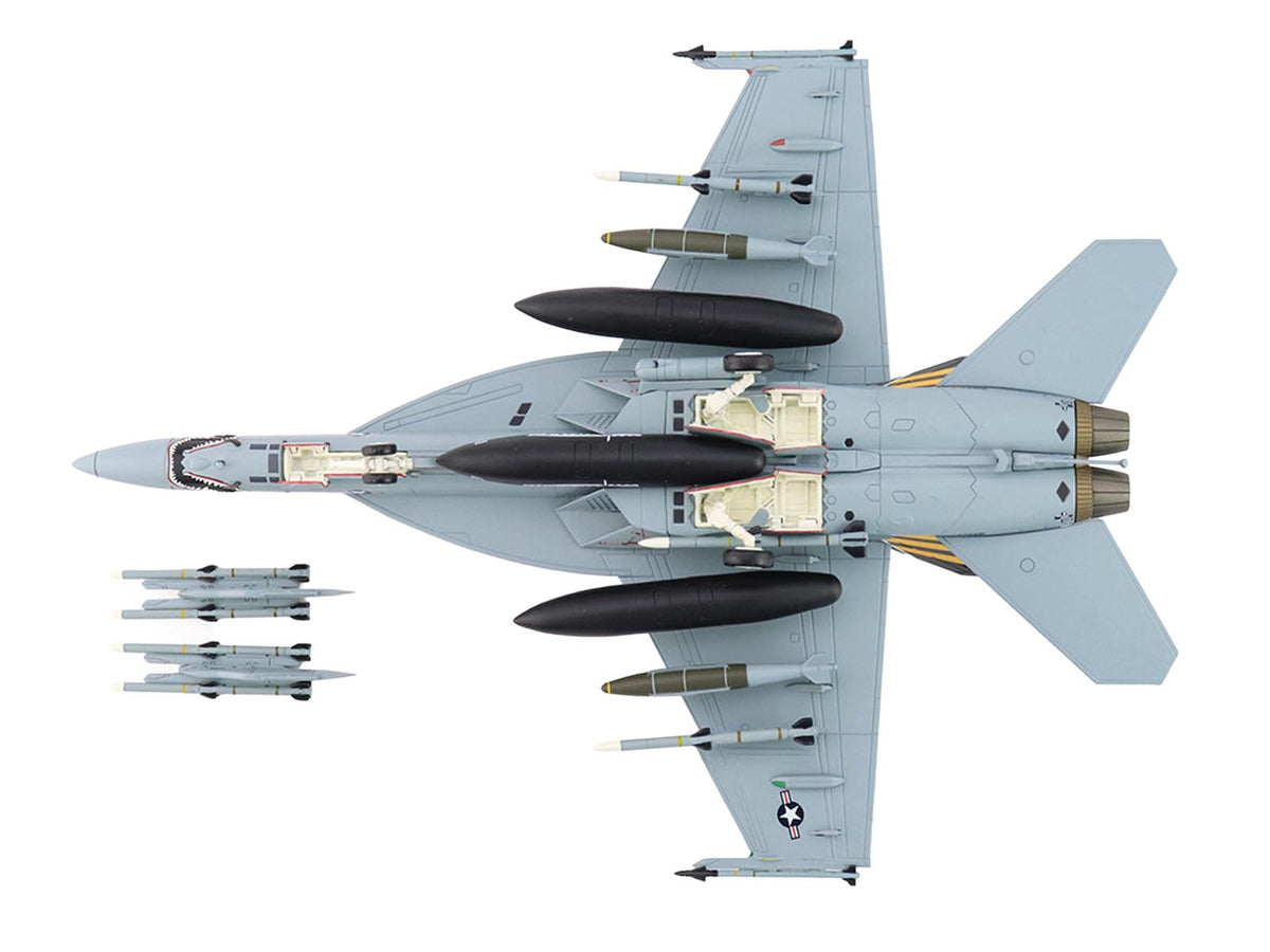 Boeing F/A-18E Super Hornet Fighter Aircraft '166828 VFA-151 Vigilantes USS Lincoln' (2021) United States Navy 'Air Power Series' 1/72 Diecast Model by Hobby Master