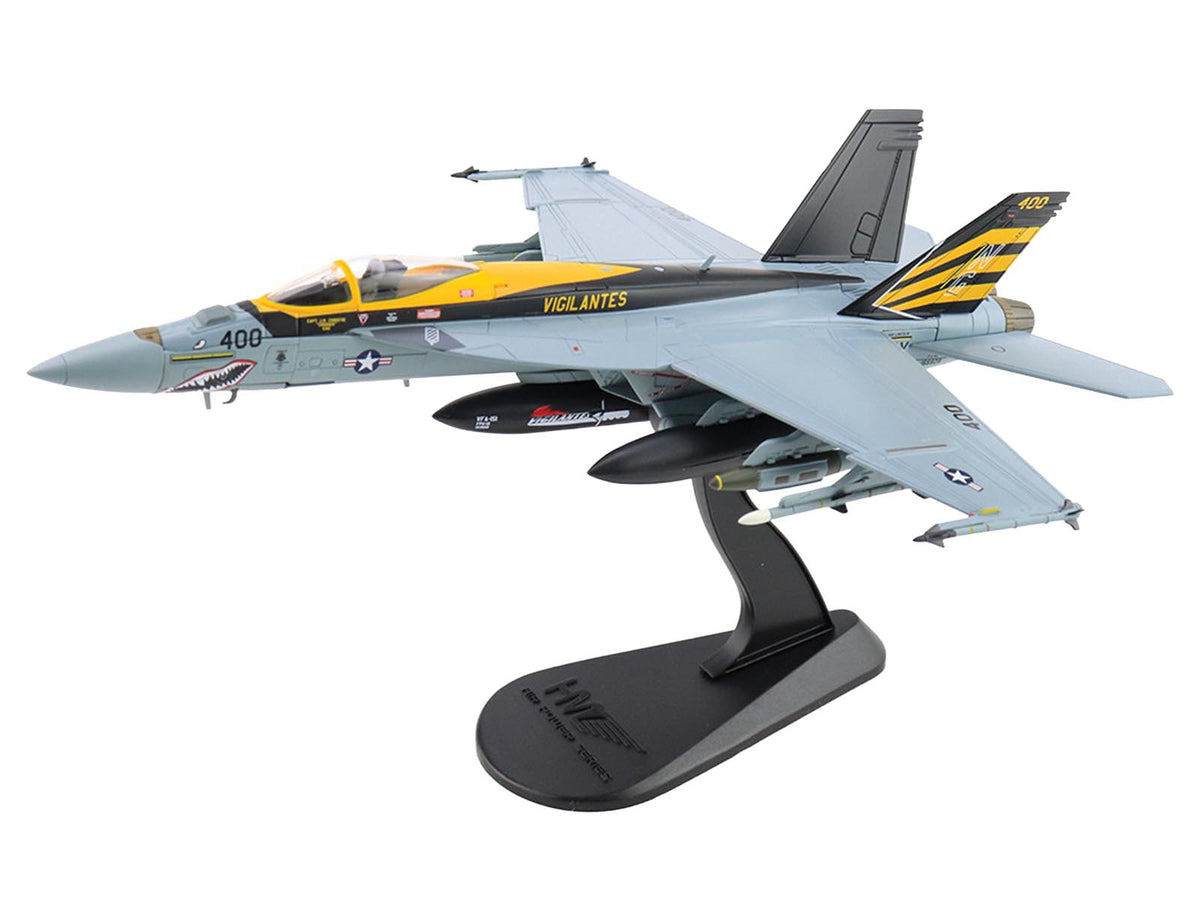 Boeing F/A-18E Super Hornet Fighter Aircraft '166828 VFA-151 Vigilantes USS Lincoln' (2021) United States Navy 'Air Power Series' 1/72 Diecast Model by Hobby Master