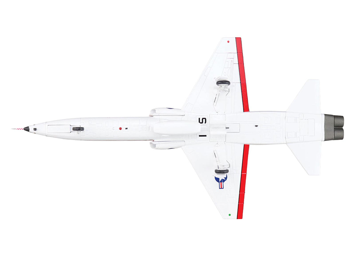 Northrop T-38A Talon Aircraft '61-0856 United States Naval Test Pilot School NAS Patuxent River NASA' (2005) United States Navy 'Air Power Series' 1/72 Diecast Model by Hobby Master