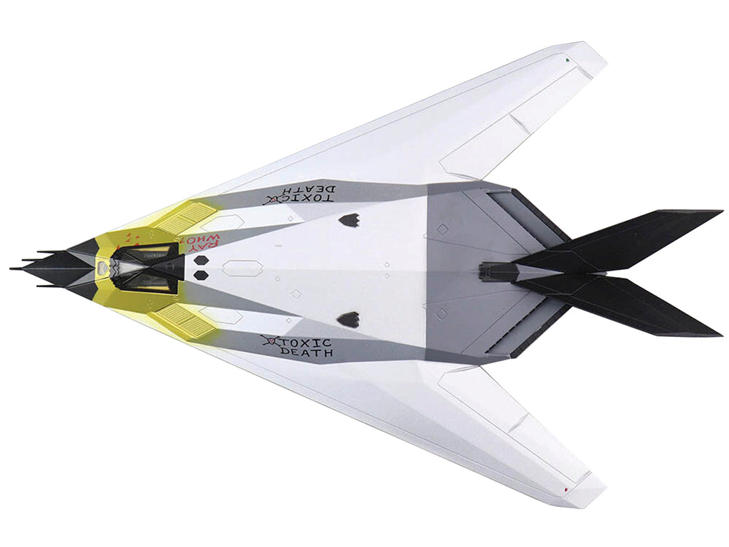 Lockheed F-117A Nighthawk Stealth Aircraft 'Toxic Death' (1991) 'Air Power Series' 1/72 Diecast Model by Hobby Master