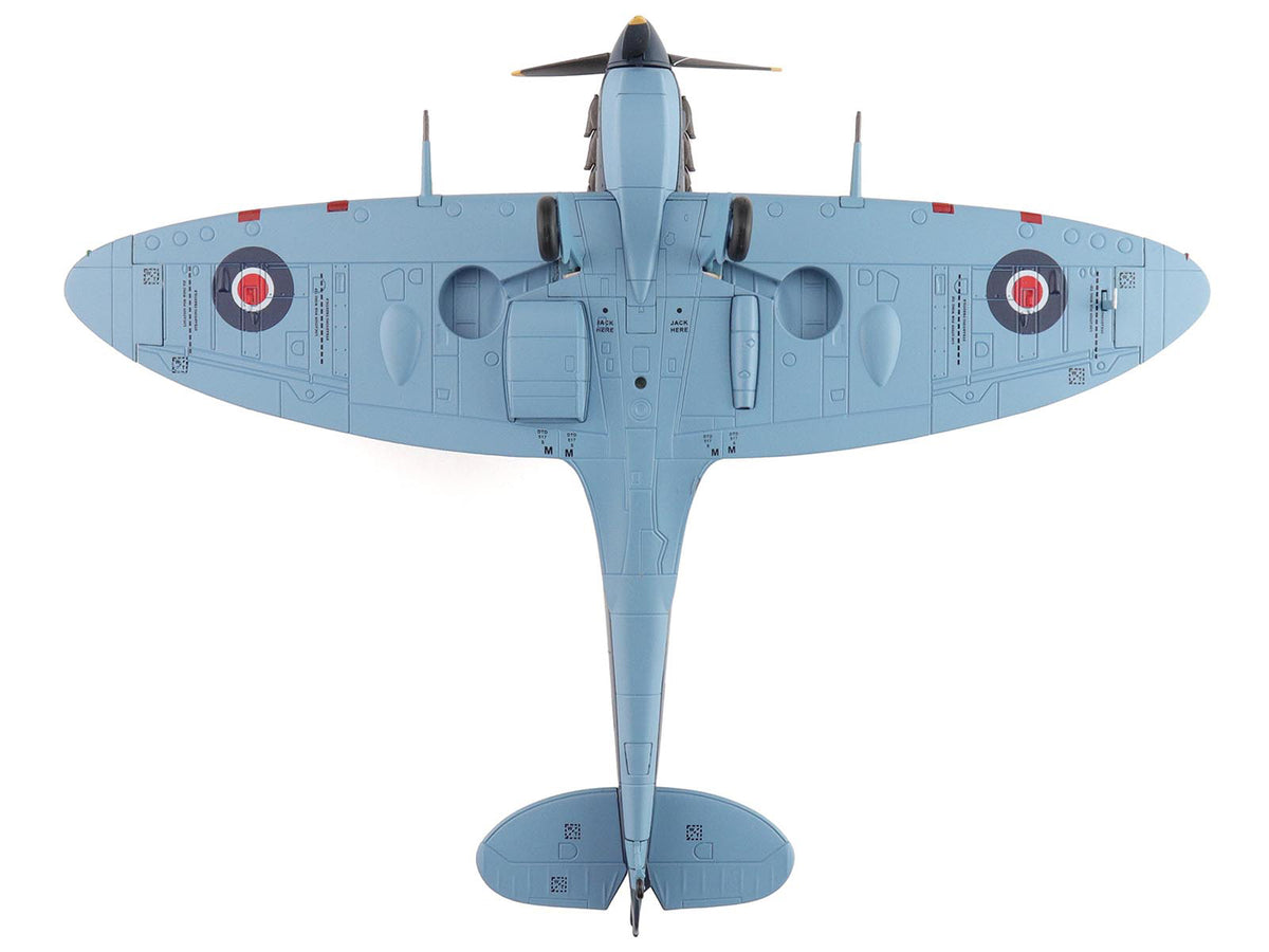 Supermarine Spitfire Mk.Vb Trop Fighter Aircraft 'EP706 George Beurling No. 249 Squadron Malta' (1942) British Royal Air Force 'Air Power Series' 1/48 Diecast Model by Hobby Master