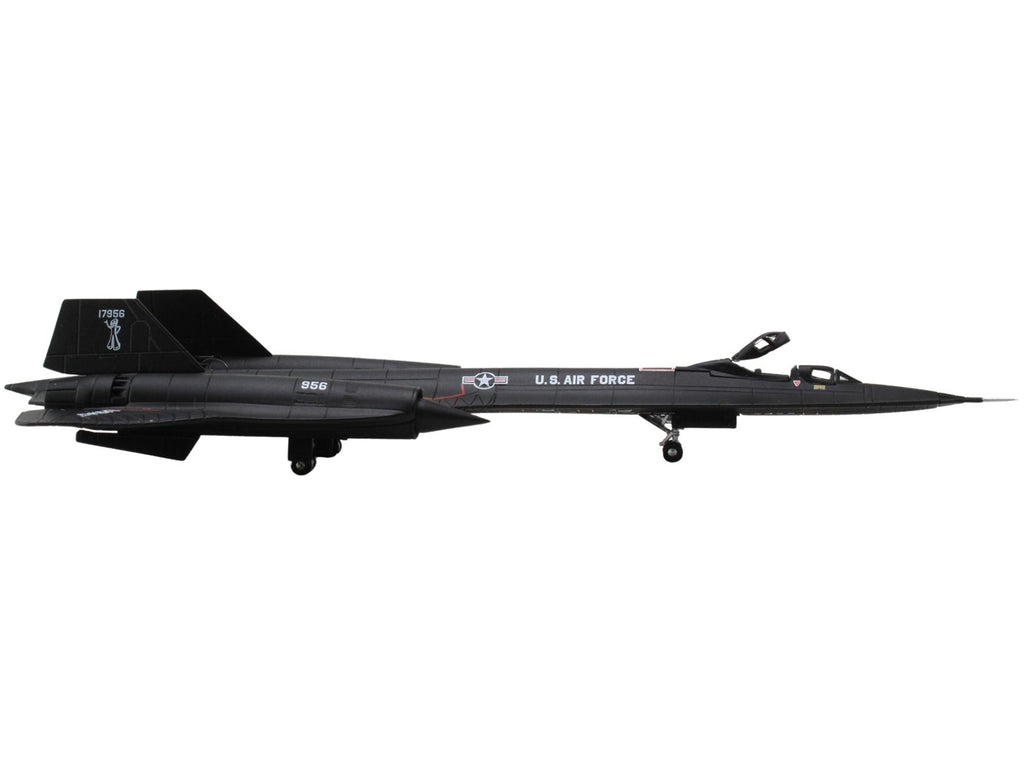 Lockheed SR-71B Blackbird Stealth Aircraft '9th Strategic Reconnaissance Wing Beale Air Base Gumby' United States Air Force 1/200 Diecast Model Airplane by Herpa
