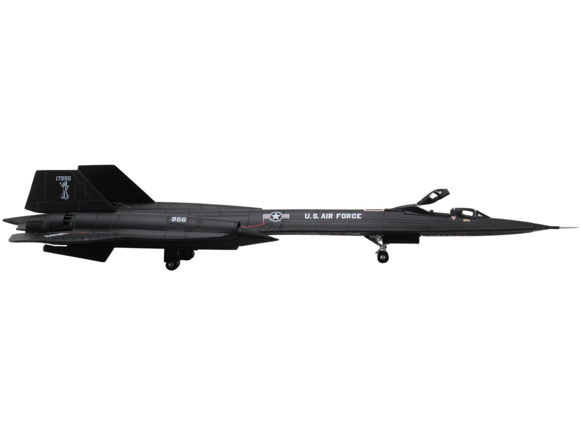 Lockheed SR-71B Blackbird Stealth Aircraft '9th Strategic Reconnaissance Wing Beale Air Base Gumby' United States Air Force 1/200 Diecast Model Airplane by Herpa