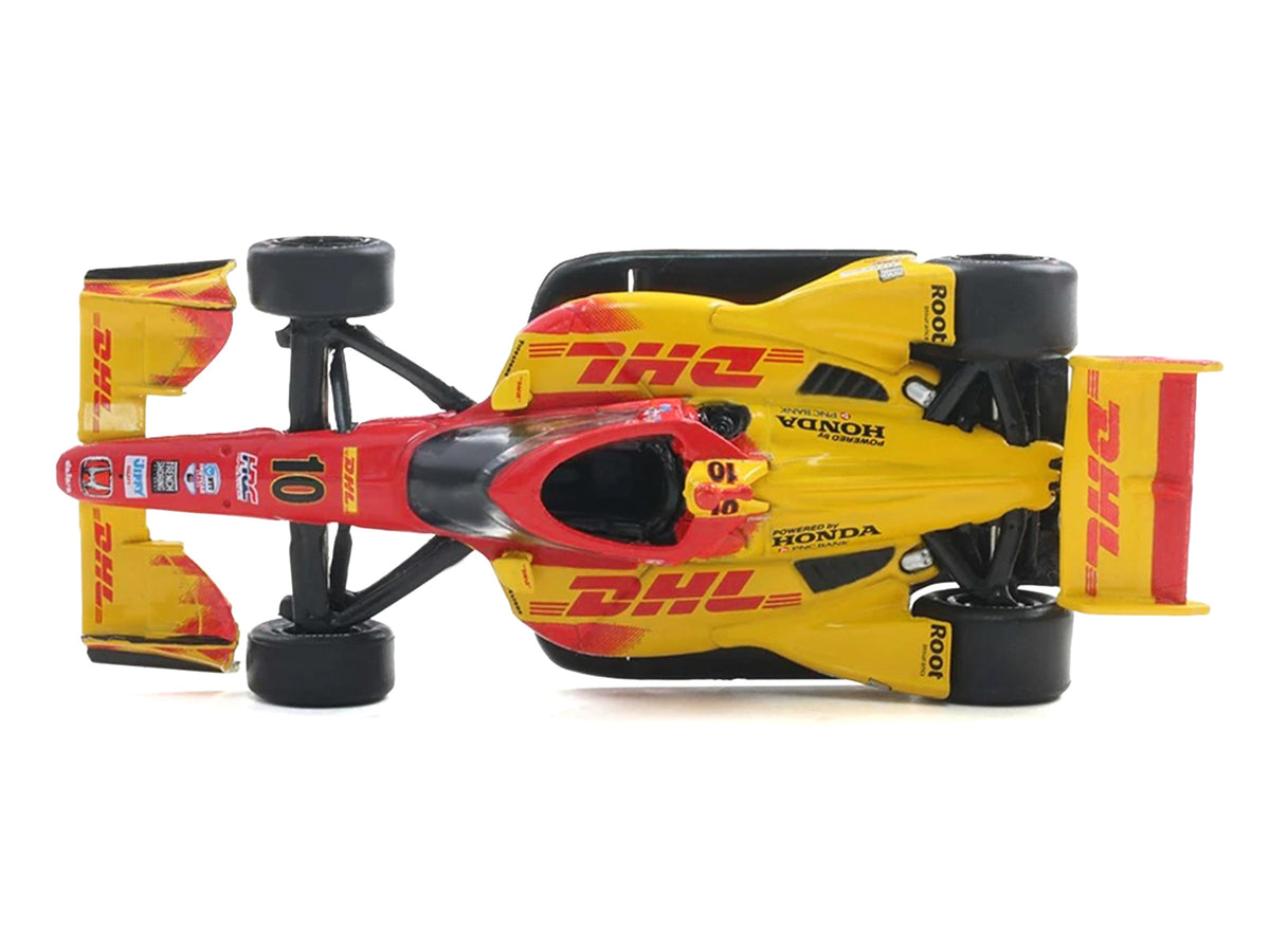 Dallara IndyCar #10 Alex Palou 'DHL' Chip Ganassi Racing (Road Course Configuration) Champion 'NTT IndyCar Series' (2025) with Trading Card 1/64 Diecast Model Car by IXO Models