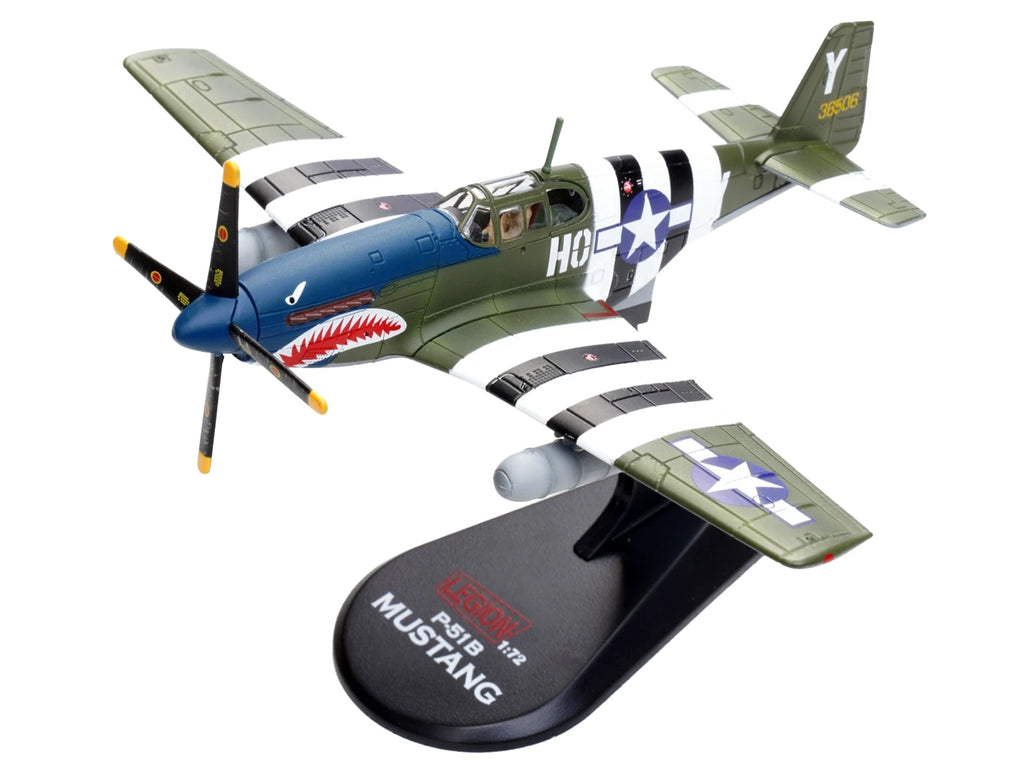 North American P-51B Mustang Aircraft 'John Bennett 487th Fighter Squadron 352nd Fighter Group Blue-Nosed Bastards of Bodney RAF Bodney' (1944) United States Army Air Forces 1/72 Diecast Model Airplane by Legion