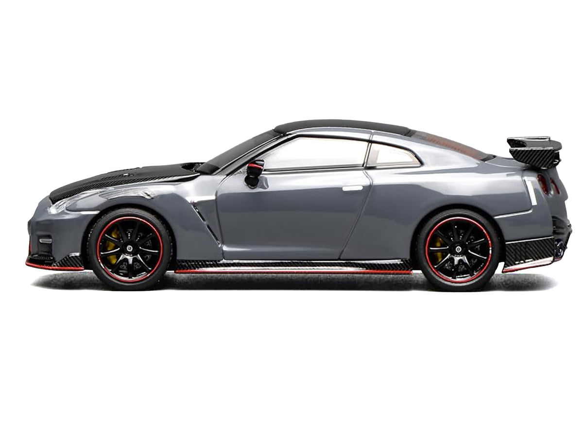 2022 Nissan GT-R Nismo (R35) RHD (Right Hand Drive) Stealth Gray with Carbon Hood and Top 'Senior 64' Series 1/64 Diecast Model Car by MotorHelix