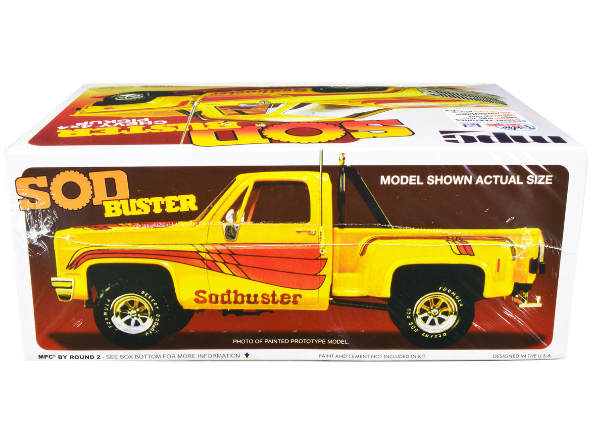Skill 2 Model Kit 1981 Chevrolet 4x4 Stepside Pickup Truck 'Sod Buster' 1/25 Scale Model by MPC